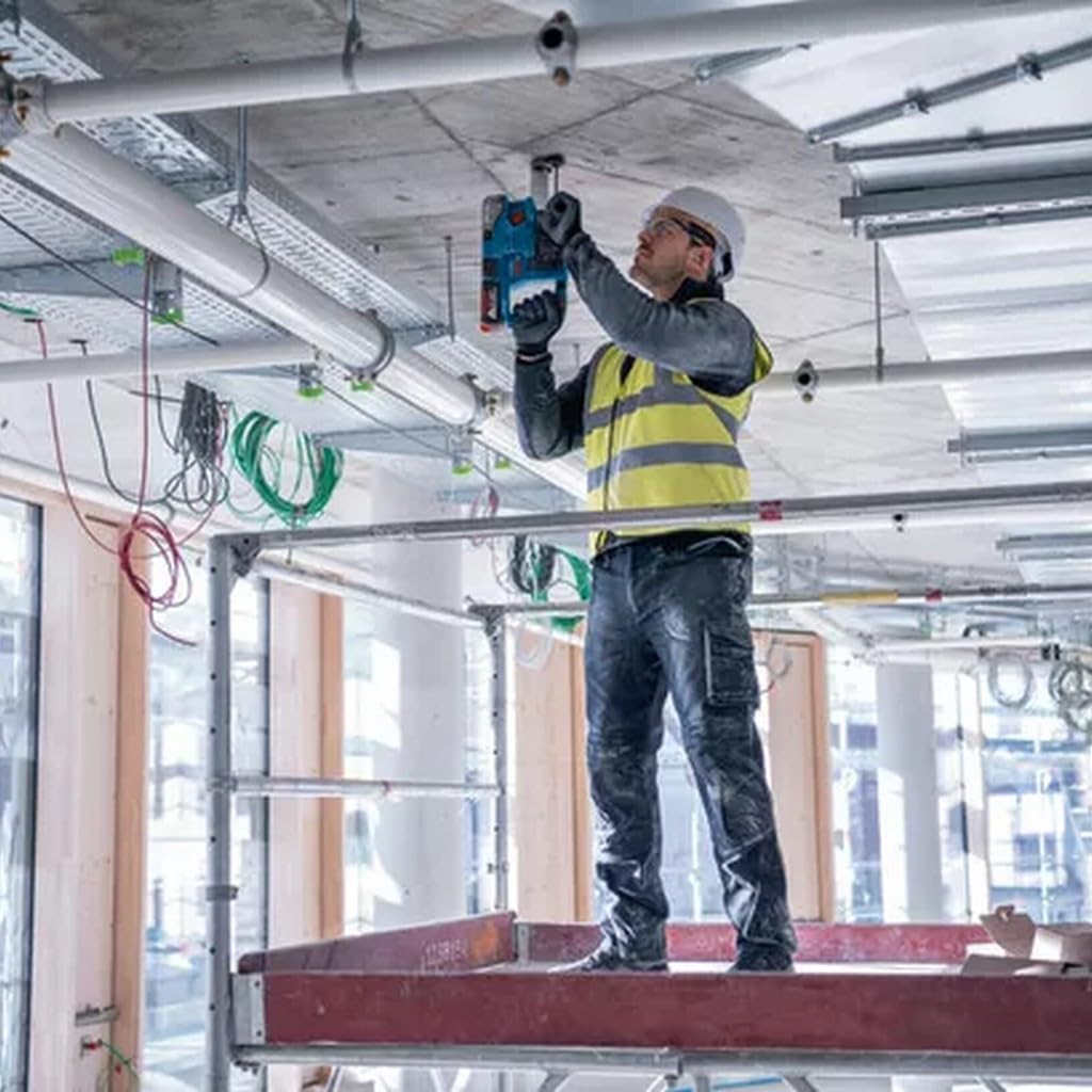Bosch Professional 18 V System Akku Bohrhammer GBH 18 V-22 (mit SDS plus, inkl. 2x 4,0 Ah Akku, Schnellladegerät GAL 18 V-40,