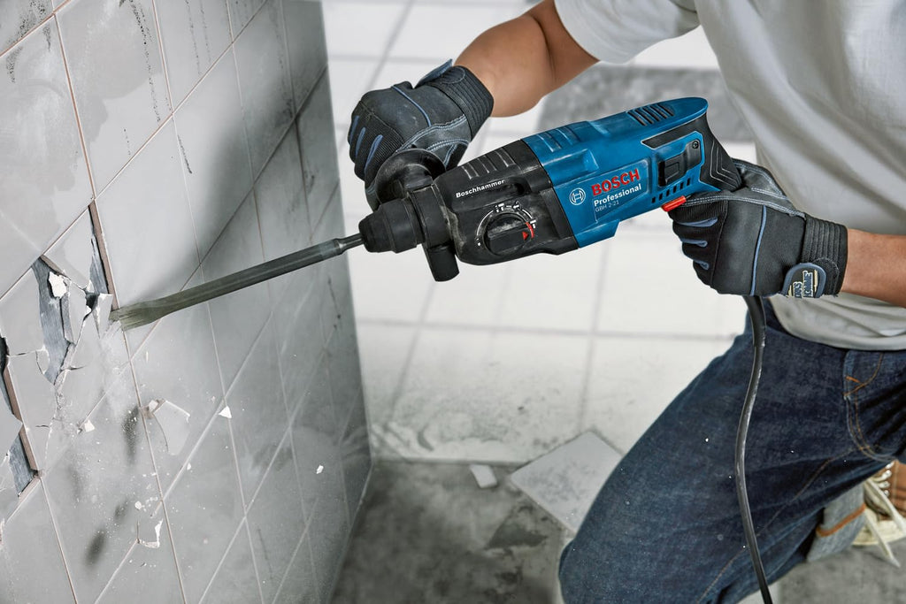 Bosch PRO Bohrhammer GBH 2-21 (mit SDS plus, inkl. Schnellspannbohrfutter mit SDS plus-Adapter, Zusatzhandgriff, Maschinentuc