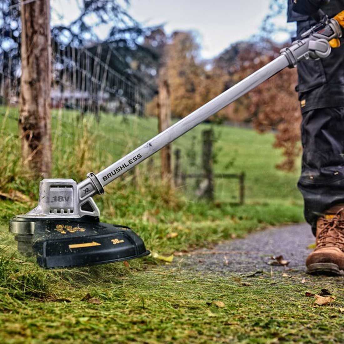 DeWalt DCMST561N-XJ 18 V XR Akku Rasentrimmer ohne Akku und Ladegerät – Produktansicht 4
