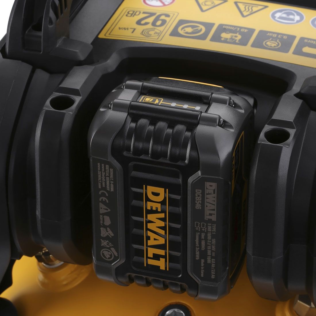 DeWalt DCC1054T2-GB 54 V XR FLEXVOLT Akku 10L Luftkompressor inkl. 2x DCB546 Akkus – Produktansicht 7