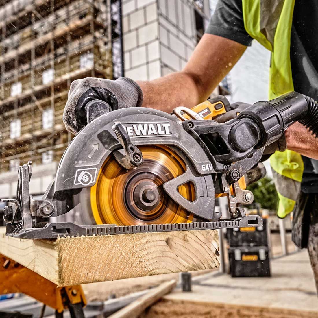 DeWalt DCS577T2-GB 54 V XR FLEXVOLT Hochleistungs 190 mm Handkreissäge inkl. 2x DCB546 Akkus – Produktansicht 11