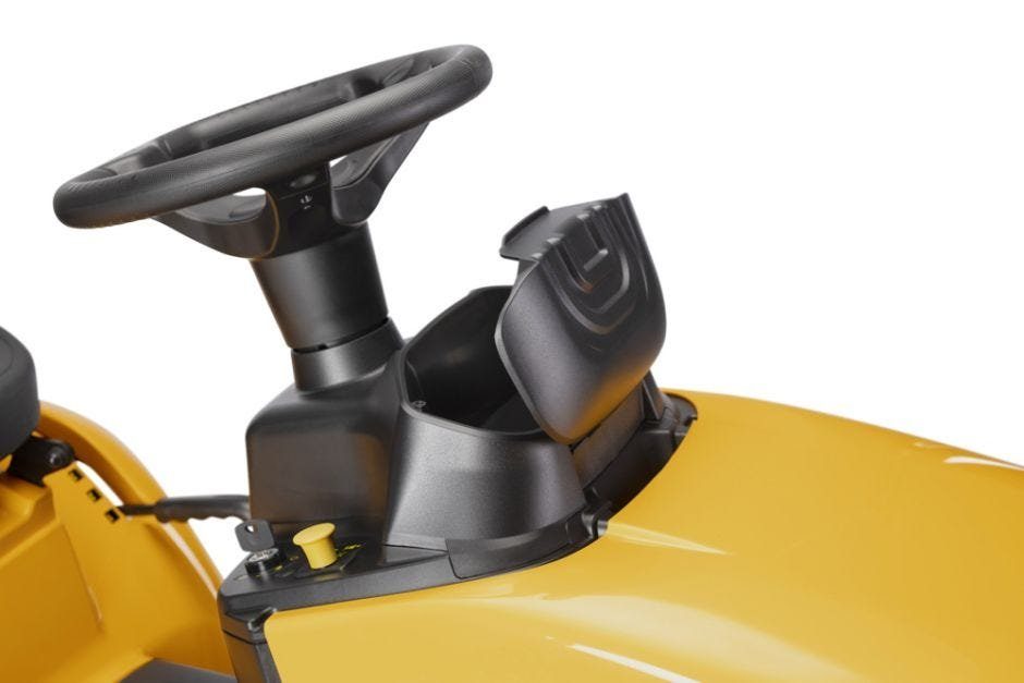 STIGA Tornado 398 Rasentraktor mit Seitenauswurf – Produktansicht 4