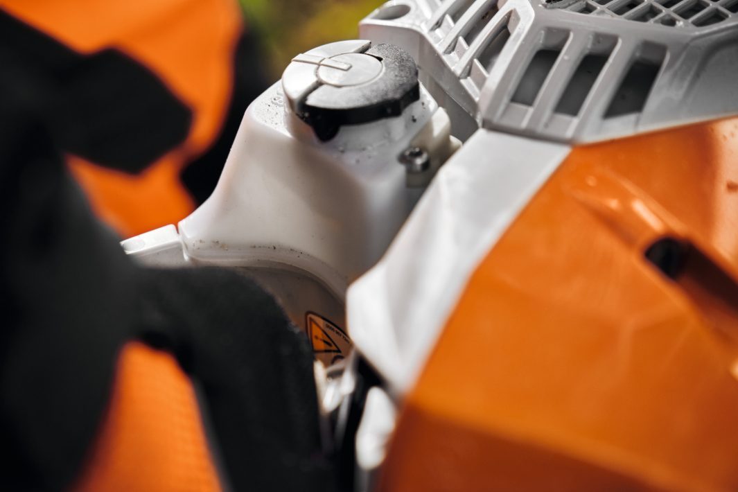 STIHL MS 400 C-M Benzin-Motorsäge | 3/8″ RH Schneidgarnitur 45 cm – Produktansicht 7