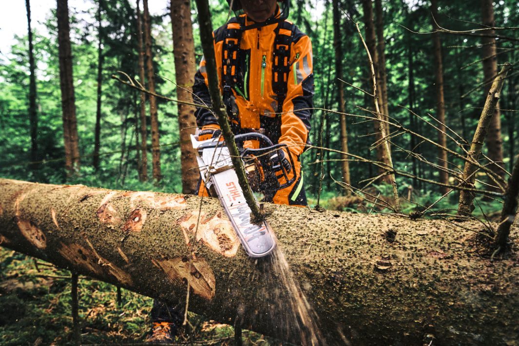 STIHL MS 300 C-M Benzin-Motorsäge | .325″ RS Pro Schneidgarnitur 40 cm – Produktansicht 5