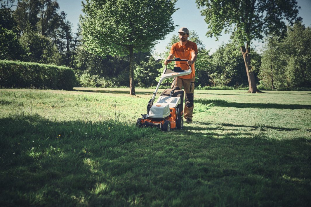 STIHL RMA 750 V Akku-Rasenmäher – Produktansicht 3